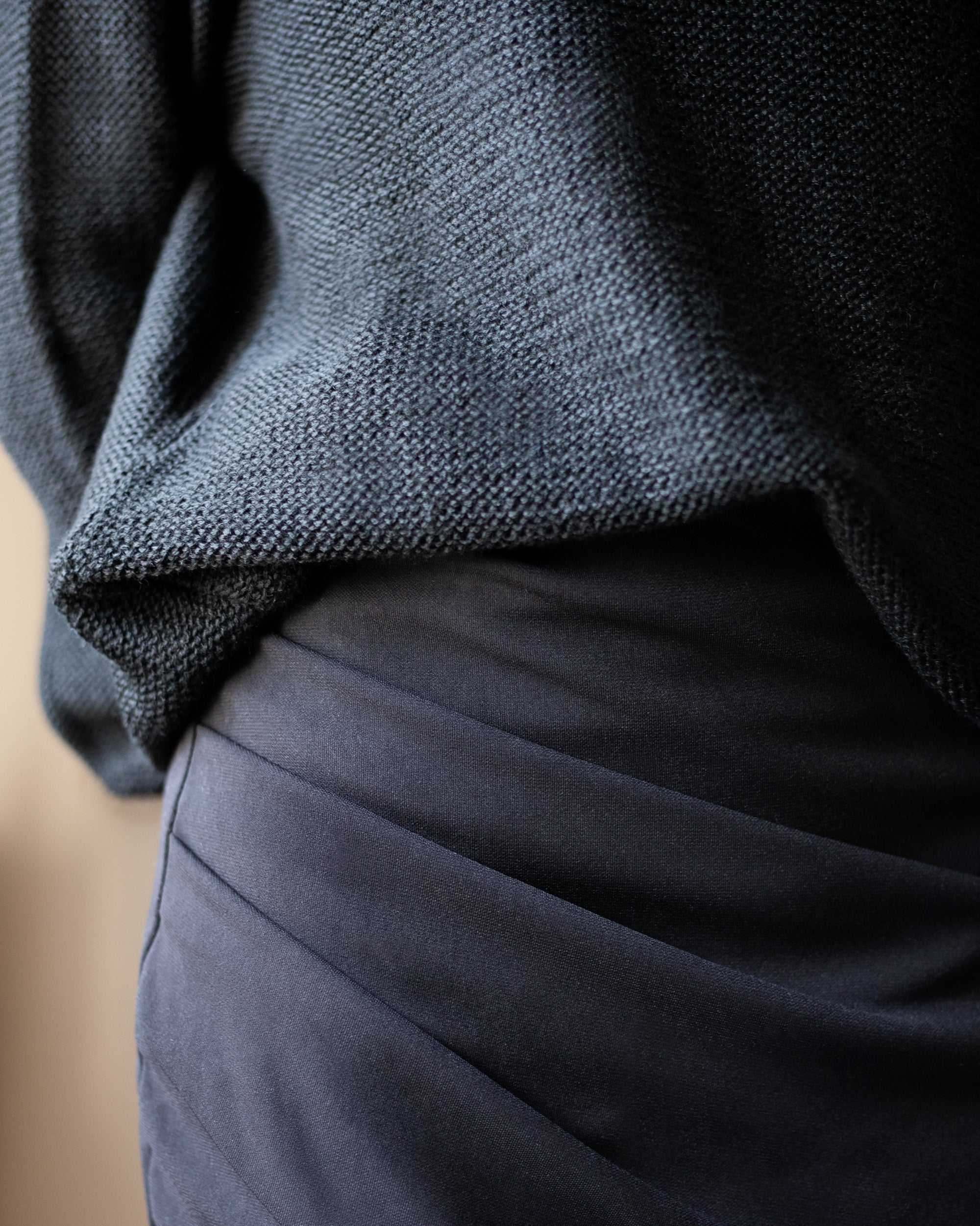 Round Neck Sweater Black
